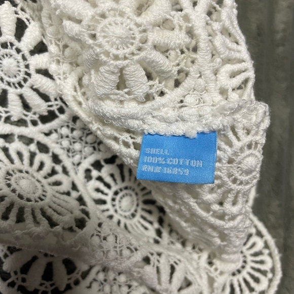 J. McLaughlin White Lace Blouse V-Neck Embroidered Top Women’s Size XL - Picture 8 of 8